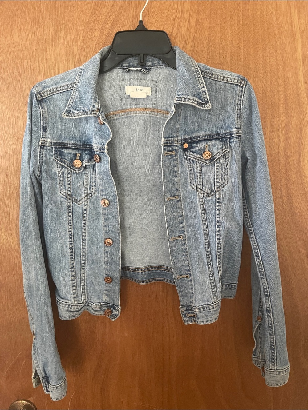 Light Wash Denim Jacket - H&M vintage early 2000s. Size 4 (XS/S)